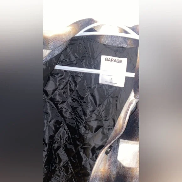 garage insulated shacket size medium - Picture 3 of 3